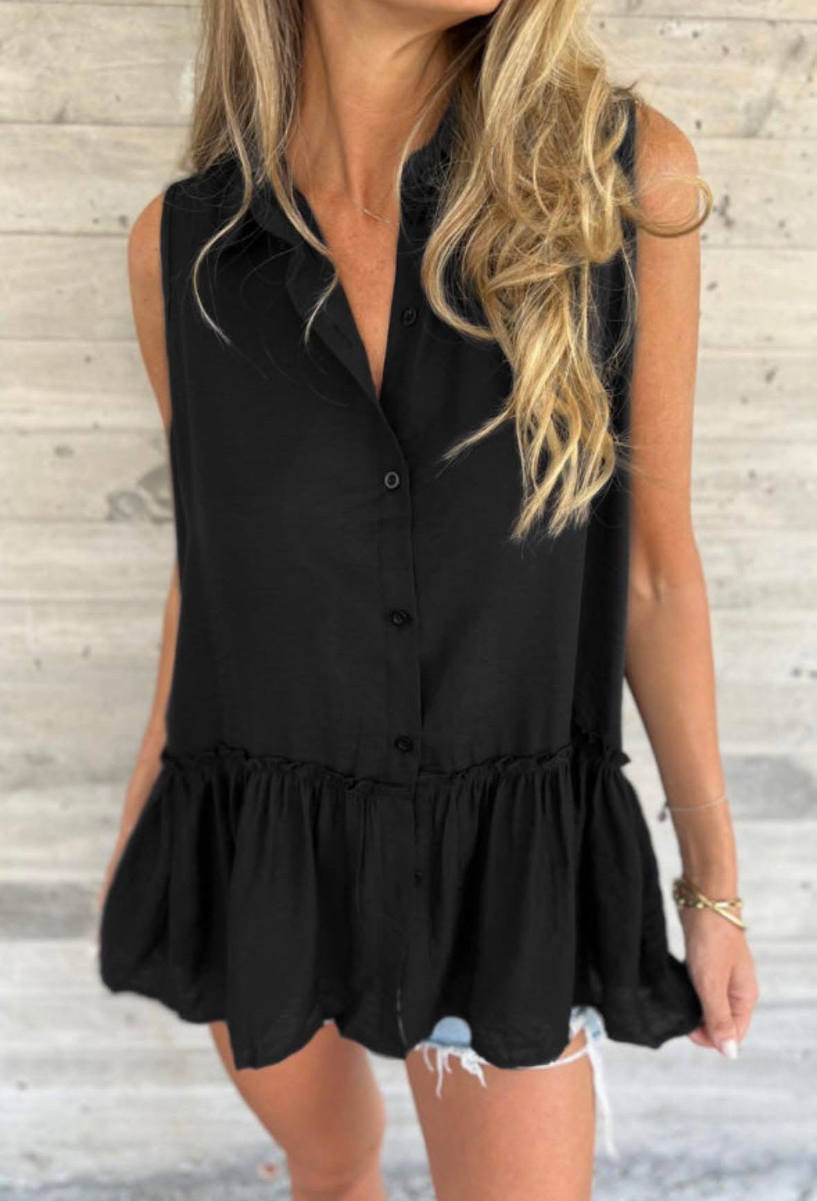 Black button up top sleeveless